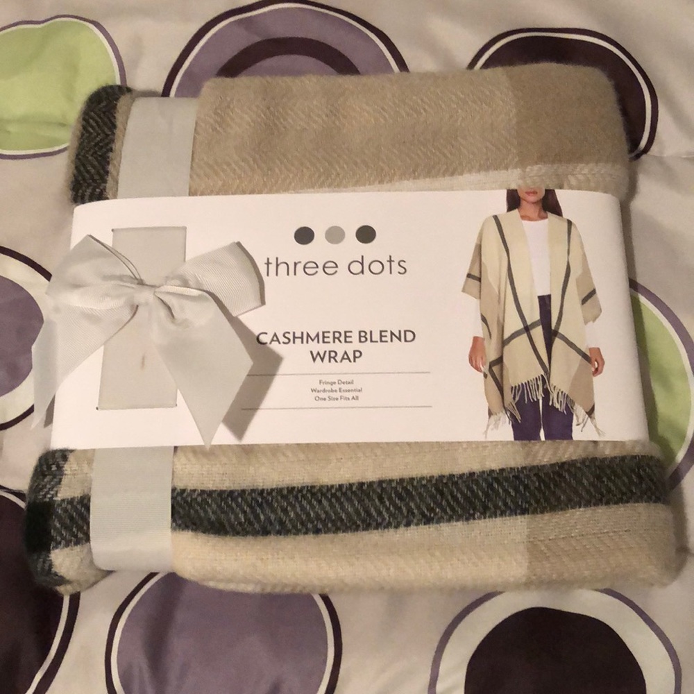 Cashmere blend wrap